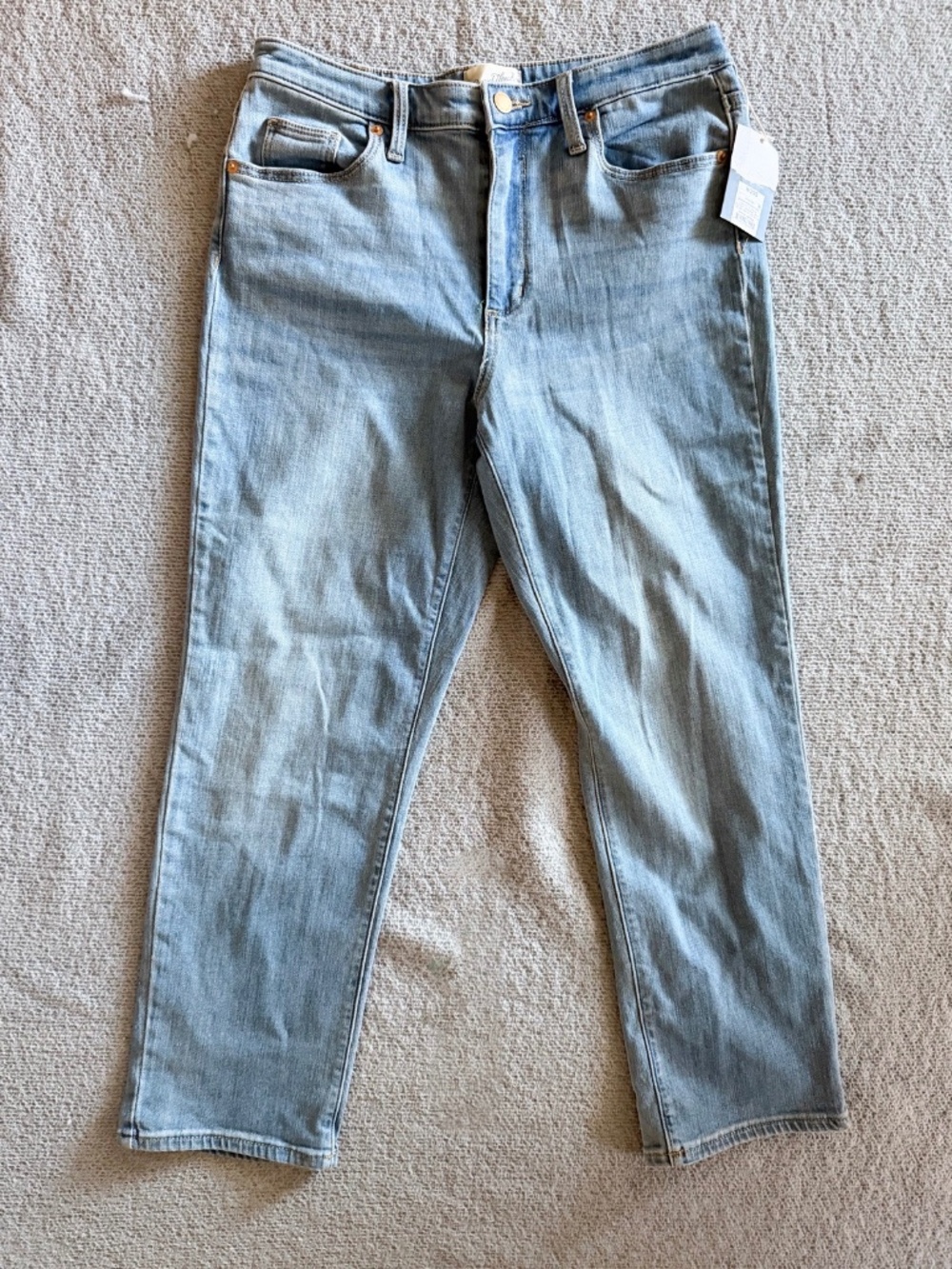 NWT Universal Thread Women’s High Rise Slim Straight Jeans Light Wash Size 8/29S